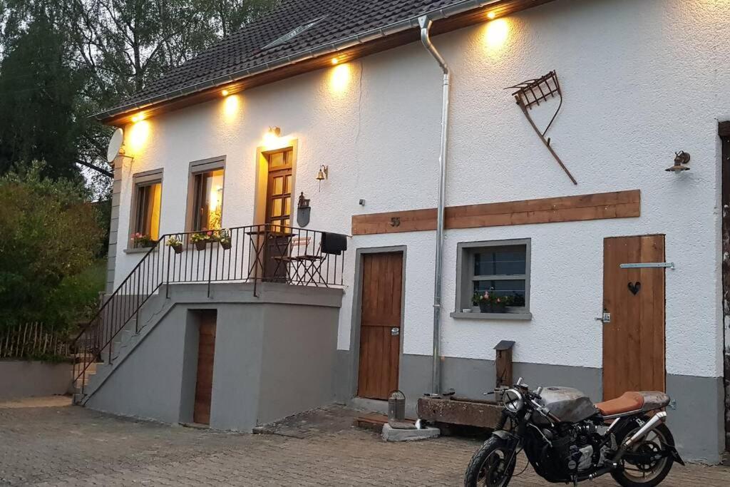Altes Schreiner Haus In Der Vulkaneifel Brockscheid Exterior foto